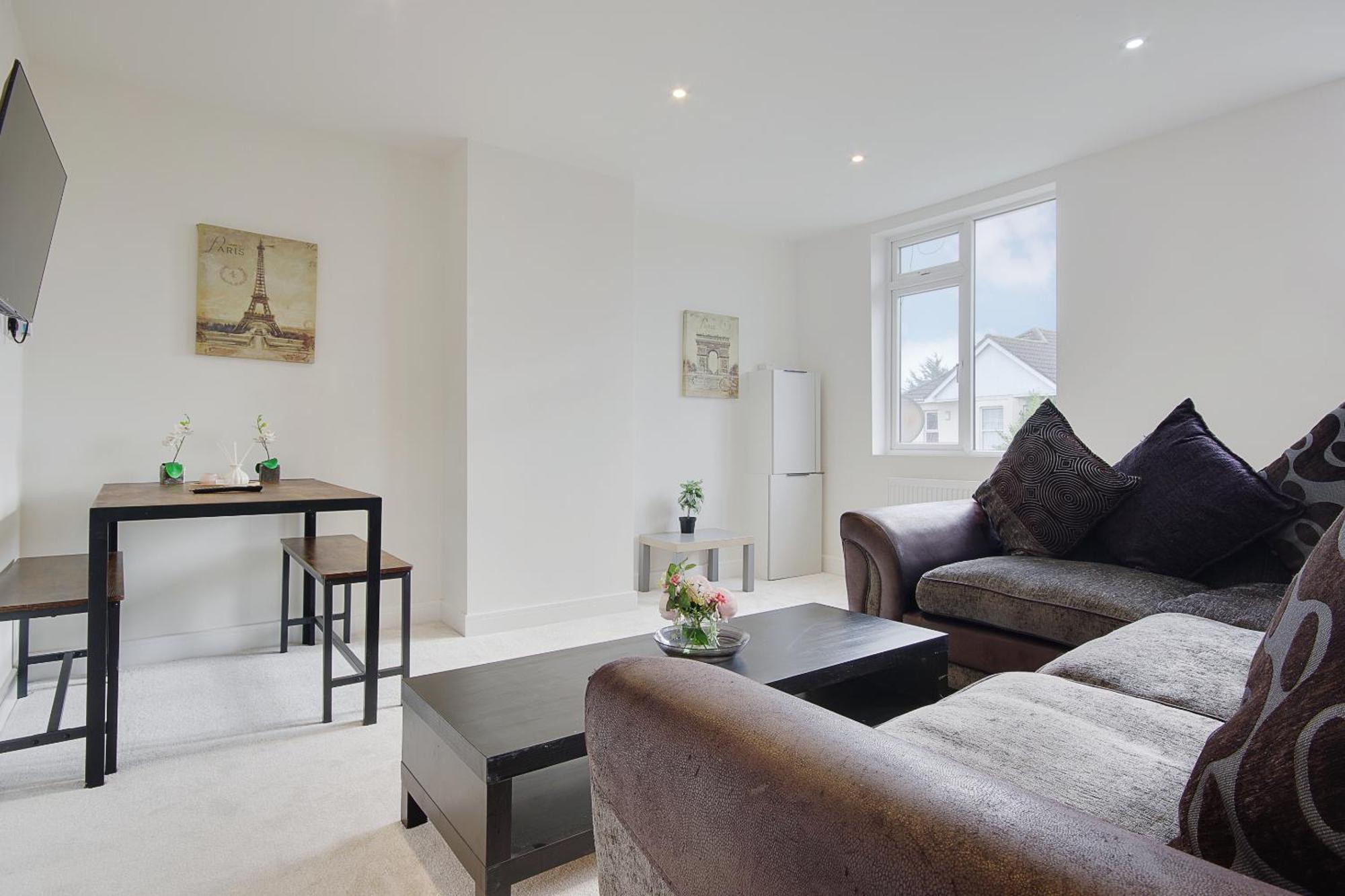 Columbia Road Apartment *